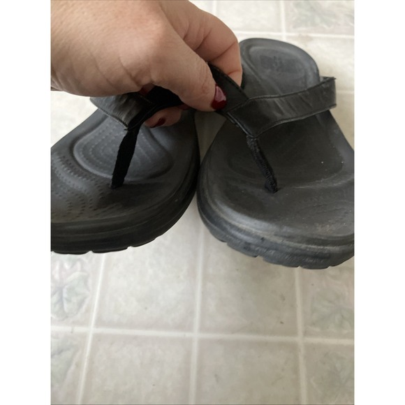 Crocs Capri Women's Black Shimmer Thong Flip Flops Sandals Size 8 - Picture 3 of 5